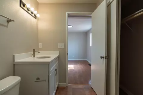 Bath - 2085 Cabot Ave, Merced, CA 95348 photo 3 of 4