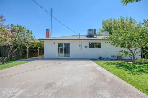 Exterior - 593 W Pico, Clovis, CA 93612 photo 6 of 11