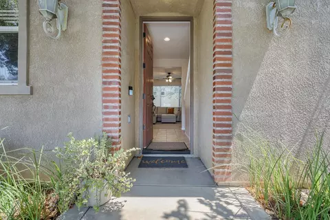 Entry Way - 1763 N Leonard Ave, Clovis, CA 93619 photo 1 of 4