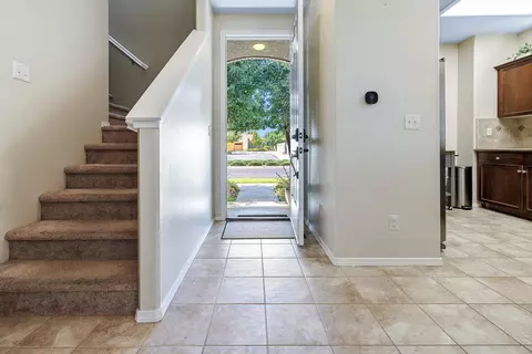 Entry Way - 1763 N Leonard Ave, Clovis, CA 93619 photo 2 of 4
