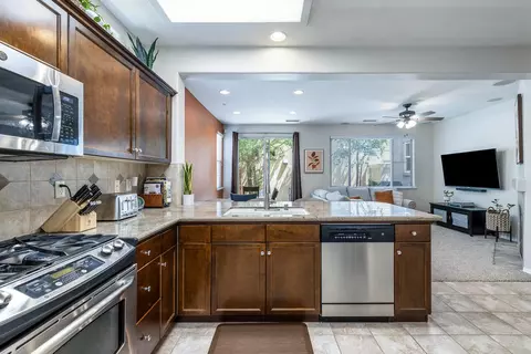 Kitchen - 1763 N Leonard Ave, Clovis, CA 93619 photo 7 of 8