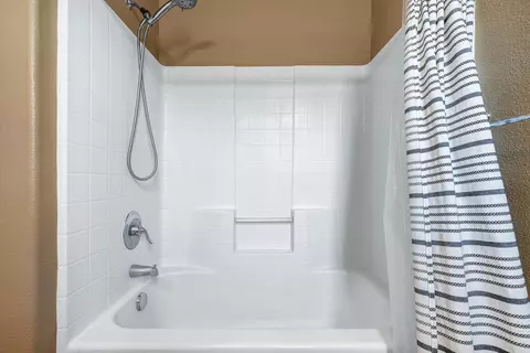Bath - 1763 N Leonard Ave, Clovis, CA 93619 photo 4 of 8