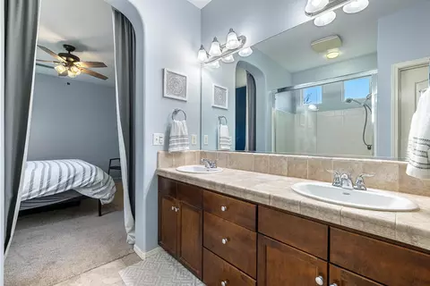 Bath - 1763 N Leonard Ave, Clovis, CA 93619 photo 8 of 8