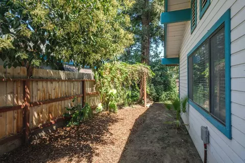 Exterior - 551 W Pat Dr, Clovis, CA 93612 photo 7 of 7