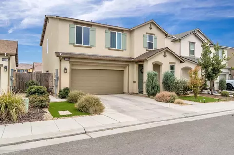 Exterior - 3948 Wrenwood Ave, Clovis, CA 93619 photo 5 of 5