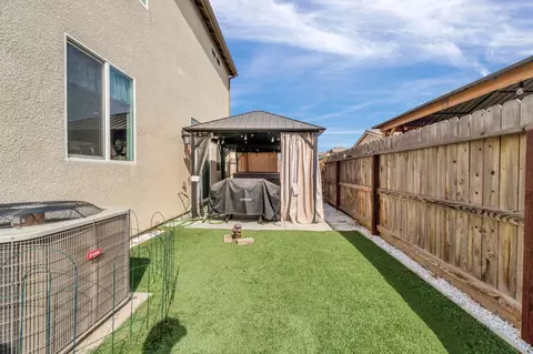 Exterior - 3948 Wrenwood Ave, Clovis, CA 93619 photo 4 of 5