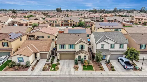 View/Area - 3948 Wrenwood Ave, Clovis, CA 93619 photo 2 of 10