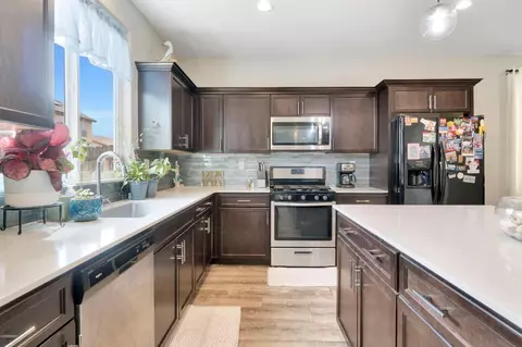 Kitchen - 3948 Wrenwood Ave, Clovis, CA 93619 photo 3 of 5