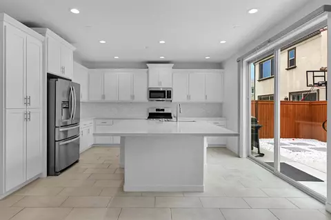 Kitchen - 4614 Loftwood Rd, Madera, CA 93636 photo 2 of 6