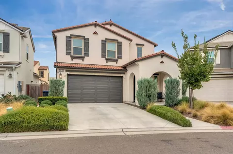 Exterior - 4614 Loftwood Rd, Madera, CA 93636 photo 2 of 7