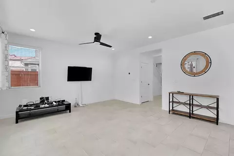 Living - 4614 Loftwood Rd, Madera, CA 93636 photo 2 of 3