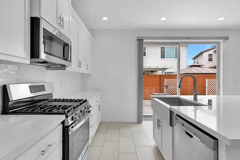 Kitchen - 4614 Loftwood Rd, Madera, CA 93636 photo 6 of 6