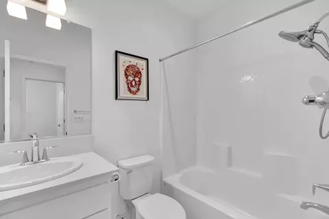 Bath - 4614 Loftwood Rd, Madera, CA 93636 photo 3 of 3