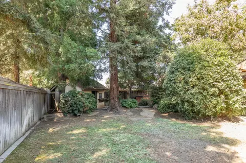 Exterior - 2038 Rall Ave, Clovis, CA 93611 photo 7 of 13