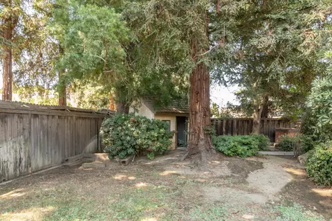 Exterior - 2038 Rall Ave, Clovis, CA 93611 photo 10 of 13