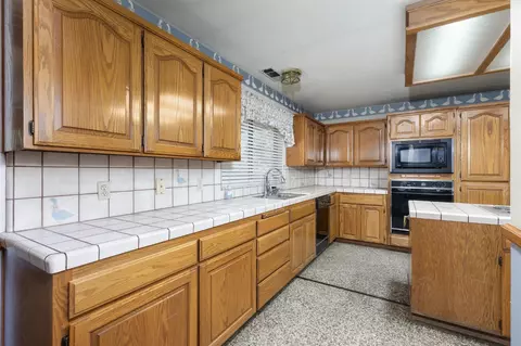 Kitchen - 2038 Rall Ave, Clovis, CA 93611 photo 1 of 4