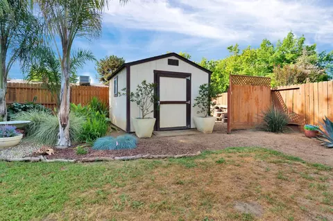 Exterior - 778 W Polson Ave, Clovis, CA 93612 photo 6 of 8
