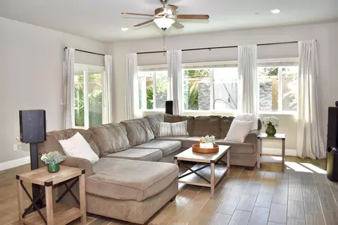 Living - 4134 Duncan Ave, Clovis, CA 93619 photo 4 of 4