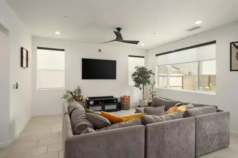 Living - 4095 Braden Rd, Madera, CA 93636 photo 1 of 2