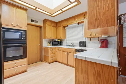Kitchen - 37248 Avenue 13, Madera, CA 93636 photo 1 of 3