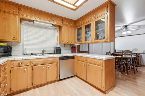 Kitchen - 37248 Avenue 13, Madera, CA 93636 photo 2 of 3