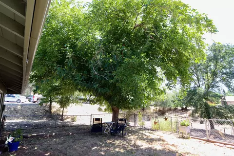Exterior - 4967 9th St, Mariposa, CA 95338 photo 7 of 18