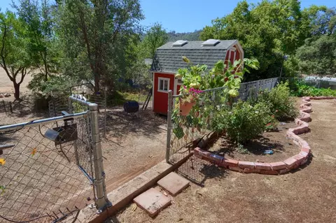 Exterior - 4967 9th St, Mariposa, CA 95338 photo 11 of 18