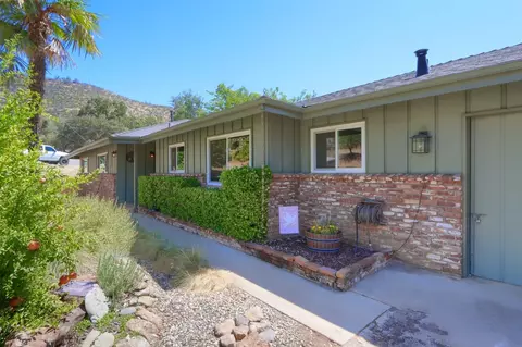 Exterior - 4967 9th St, Mariposa, CA 95338 photo 3 of 18