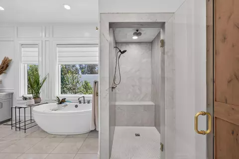 Bath - 3825 Reno Ave, Clovis, CA 93619 photo 4 of 8