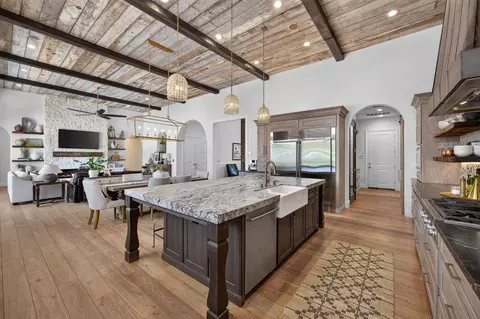 Kitchen - 3825 Reno Ave, Clovis, CA 93619 photo 4 of 6