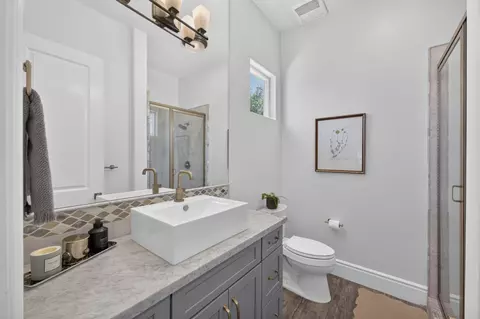 Bath - 3825 Reno Ave, Clovis, CA 93619 photo 6 of 8
