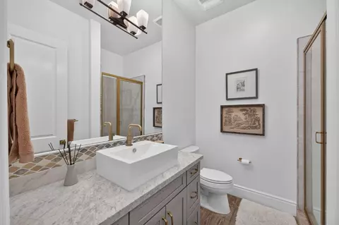Bath - 3825 Reno Ave, Clovis, CA 93619 photo 7 of 8