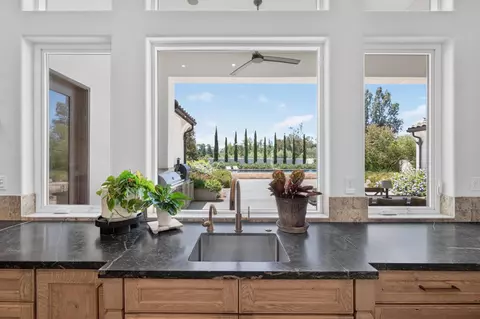 Kitchen - 3825 Reno Ave, Clovis, CA 93619 photo 5 of 6