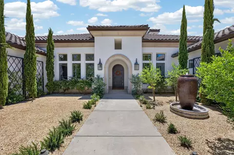 Exterior - 3825 Reno Ave, Clovis, CA 93619 photo 3 of 13