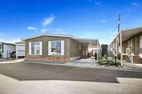 1551 6th Ave #56, Kingsburg, CA 93631