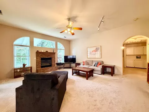 Living - 869 Spruce Ave, Clovis, CA 93611 photo 5 of 6