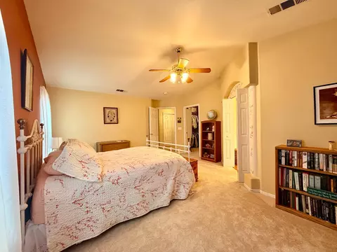 Bedroom - 869 Spruce Ave, Clovis, CA 93611 photo 4 of 6