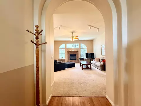 Entry Way - 869 Spruce Ave, Clovis, CA 93611 photo 2 of 3