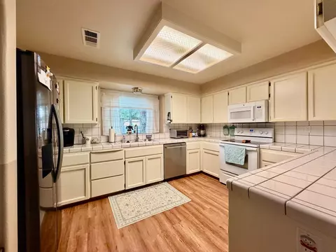 Kitchen - 869 Spruce Ave, Clovis, CA 93611 photo 2 of 4