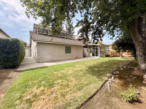 Exterior - 869 Spruce Ave, Clovis, CA 93611 photo 11 of 12