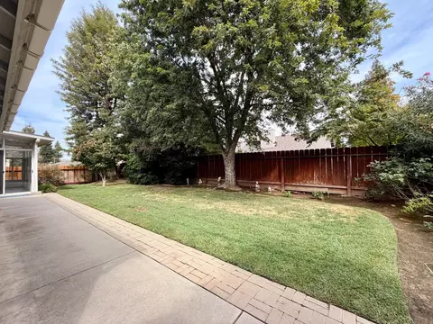 Exterior - 869 Spruce Ave, Clovis, CA 93611 photo 10 of 12