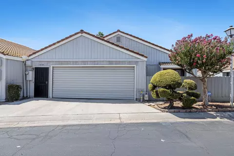Exterior - 1842 Cougar Ln, Clovis, CA 93611 photo 10 of 11