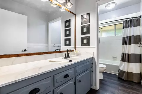 Bath - 1842 Cougar Ln, Clovis, CA 93611 photo 1 of 5