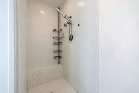 Bath - 1842 Cougar Ln, Clovis, CA 93611 photo 5 of 5