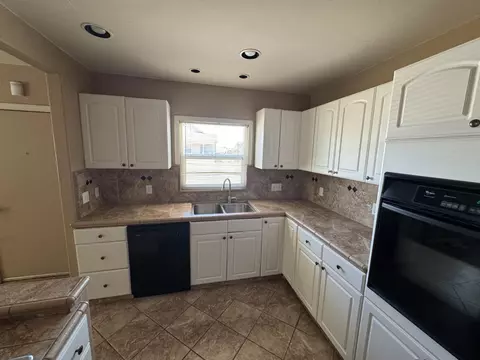 Kitchen - 317 Oleander Ave, Lemoore, CA 93245 photo 2 of 3
