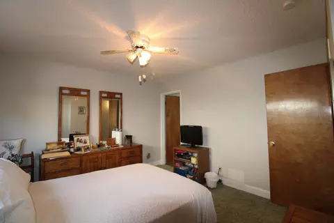 422 N Purdue Ave, Fresno, CA 93727