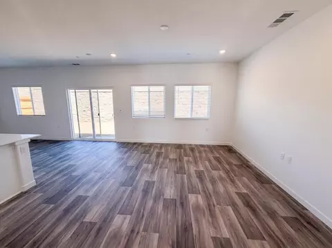 Living - 3261 Carambola Ave, Clovis, CA 93619 photo 1 of 1