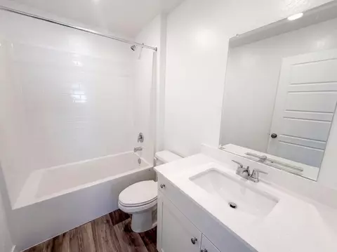Bath - 3261 Carambola Ave, Clovis, CA 93619 photo 4 of 4