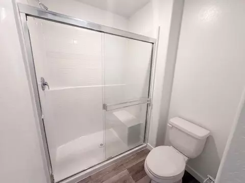 Bath - 3261 Carambola Ave, Clovis, CA 93619 photo 3 of 4