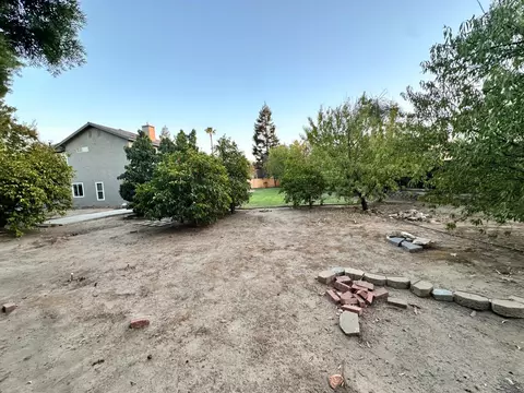 Exterior - 3362 Greenfield Ave, Clovis, CA 93611 photo 7 of 15
